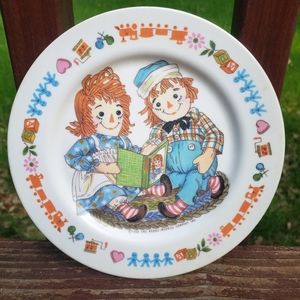 Oneida Deluxe Raggedy Ann and Andy Kids Plastic Plate-  7.75"